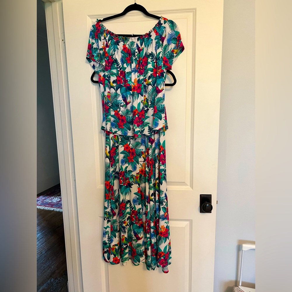 Tommy Bahama Woman’s Top & Skirt Set Sz M VCUC Low Price Tropical